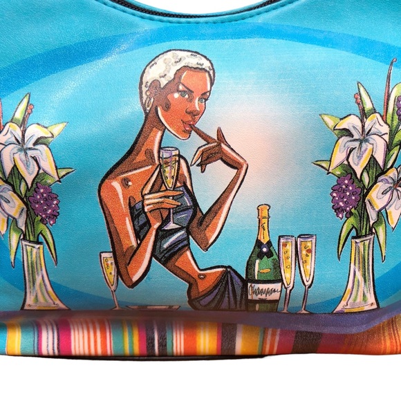 Handbag: girl with champagne and flowers. Waiting for the party to start🥂🍾🌺 - Picture 12 of 16